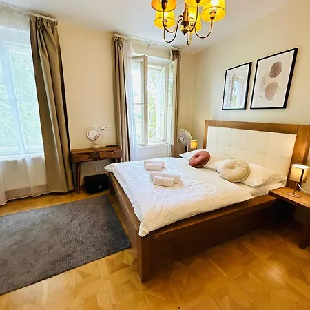 River View By Charles bridge 프라하