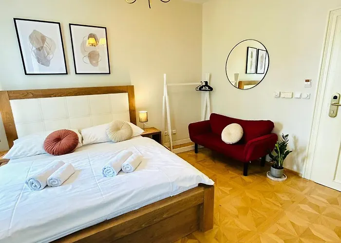 Apart-hotel River View By Charles bridge 4*
