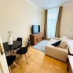 Aparthotel River View By Charles bridge